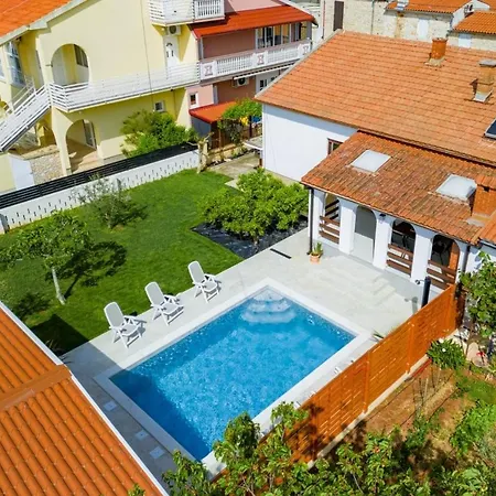 House Nada With The Pool *