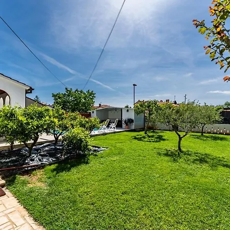 Holiday home House Nada With The Pool